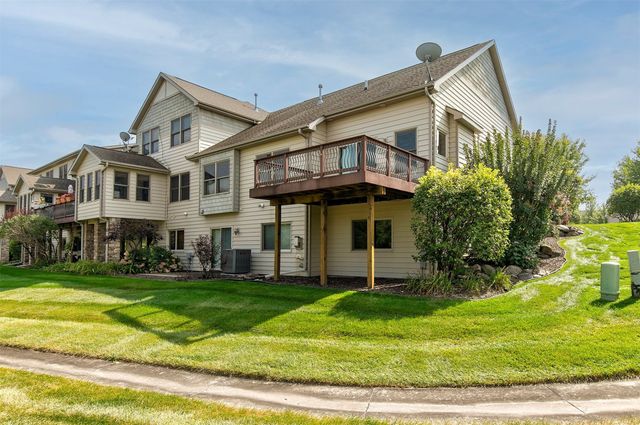 15611 Monroe Court, Urbandale, IA 50323