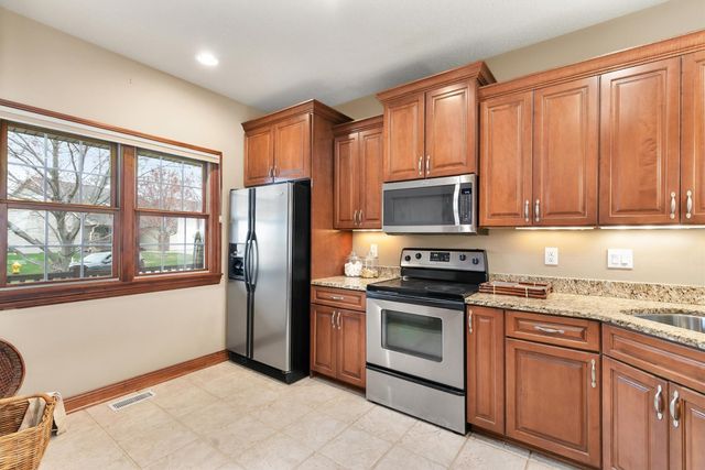 15611 Monroe Court, Urbandale, IA 50323