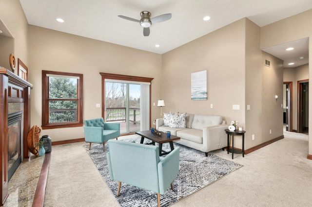 15611 Monroe Court, Urbandale, IA 50323