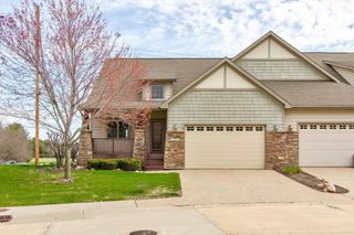 15611 Monroe Court, Urbandale, IA 50323