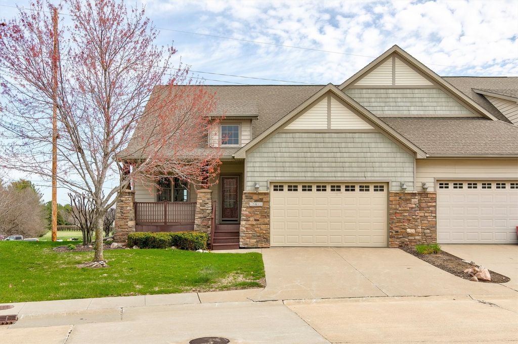 15611 Monroe Court, Urbandale, IA 50323