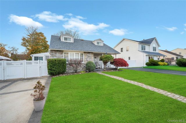 22 Herman Avenue, North Babylon, NY 11703