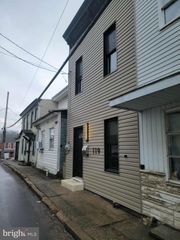 119 CARBON ST, Minersville, PA 17954