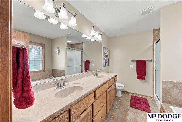 19353 G Street, Omaha, NE 68135