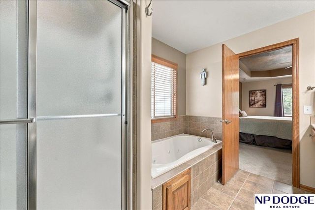 19353 G Street, Omaha, NE 68135