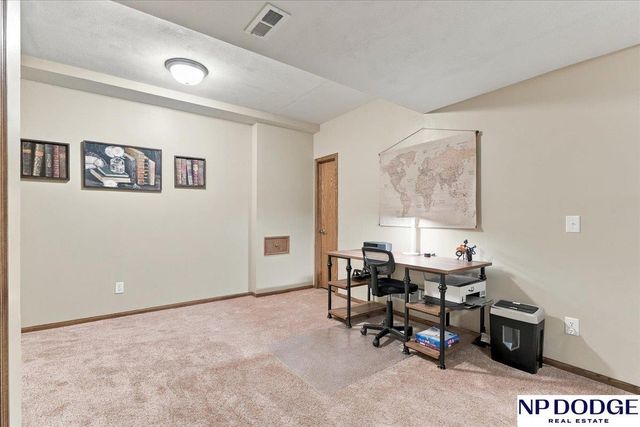 19353 G Street, Omaha, NE 68135