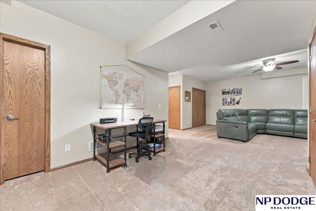 19353 G Street, Omaha, NE 68135