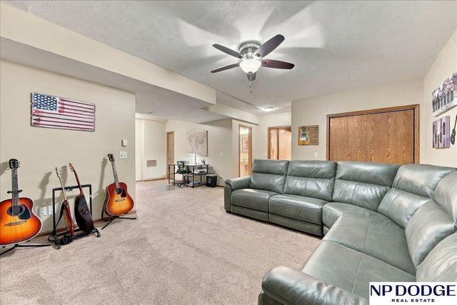 19353 G Street, Omaha, NE 68135