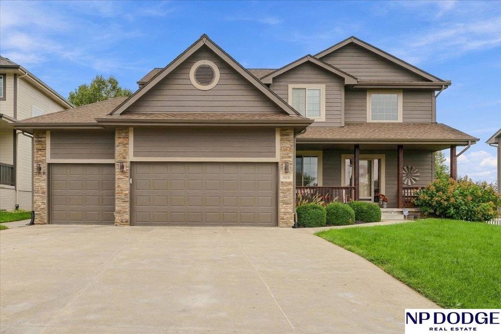 19353 G Street, Omaha, NE 68135
