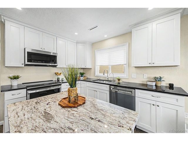 204 Summit Trl, Broomfield, CO 80020
