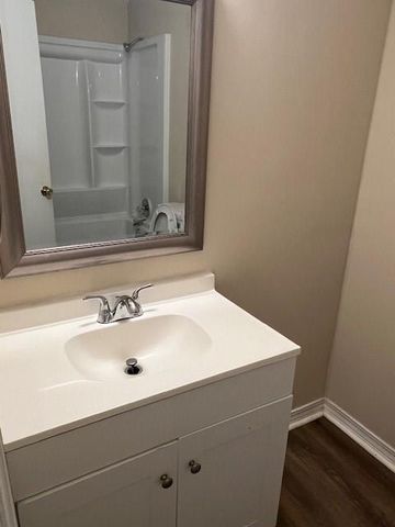 5063 Camelot W Drive, Mobile, AL 36619