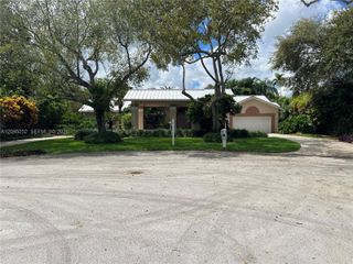18032 SW 82nd Court, Palmetto Bay, FL 33157