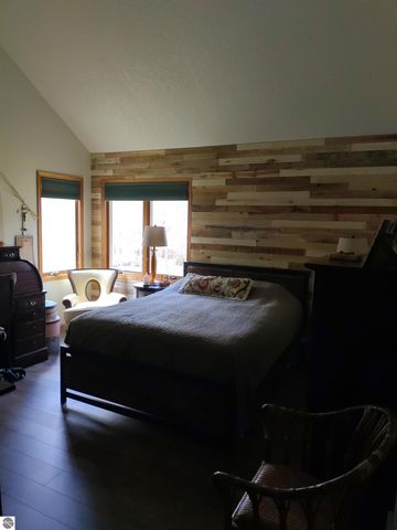 5490 Oak, Farwell, MI 48622