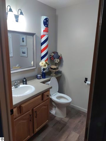 5490 Oak, Farwell, MI 48622