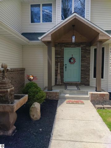 5490 Oak, Farwell, MI 48622