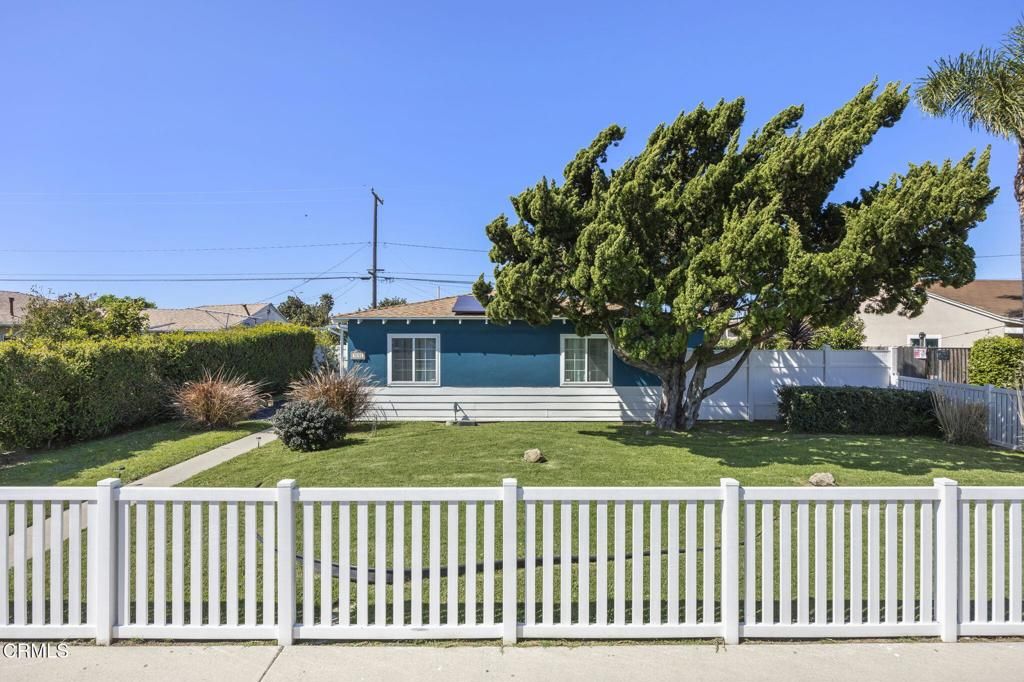 Image 2 of property listing at 3151 Fournier Street, Oxnard, CA 93033