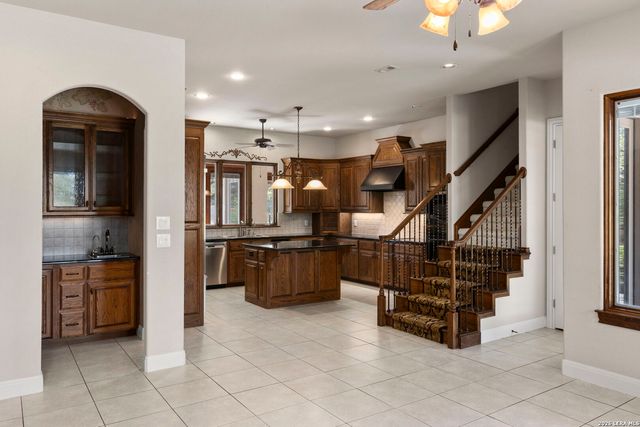 102 INDIAN BLF, Boerne, TX 78006