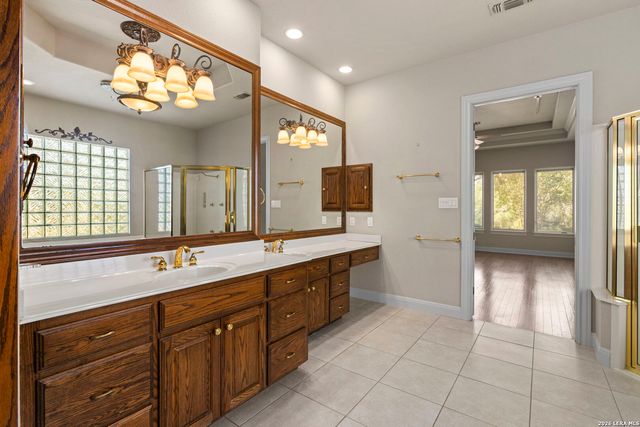 102 INDIAN BLF, Boerne, TX 78006