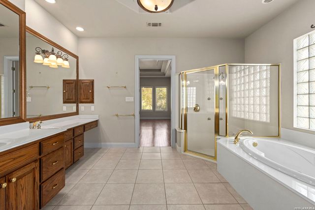 102 INDIAN BLF, Boerne, TX 78006