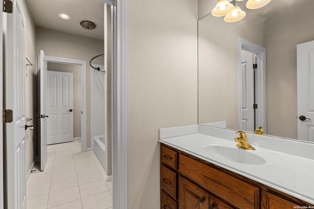 102 INDIAN BLF, Boerne, TX 78006
