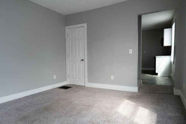 1208 W 5TH Street, Davenport, IA 52802