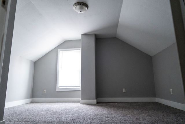 1208 W 5TH Street, Davenport, IA 52802