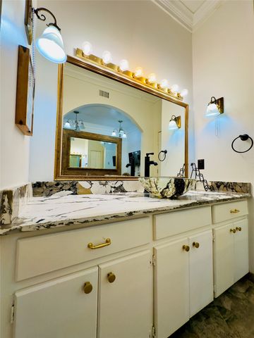 605 Davis Street S, Sulphur Springs, TX 75482
