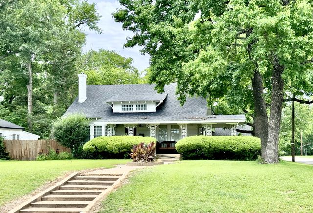 605 Davis Street S, Sulphur Springs, TX 75482