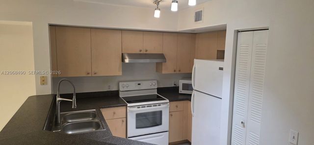 4171 San Marino Blvd 101, West Palm Beach, FL 33409