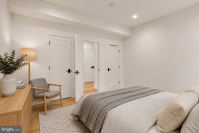 135 N EDGEWOOD ST, Arlington, VA 22201