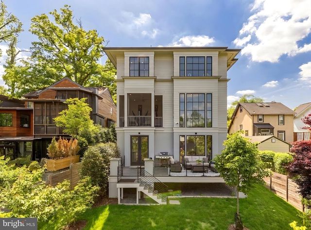 135 N EDGEWOOD ST, Arlington, VA 22201