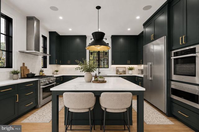 135 N EDGEWOOD ST, Arlington, VA 22201