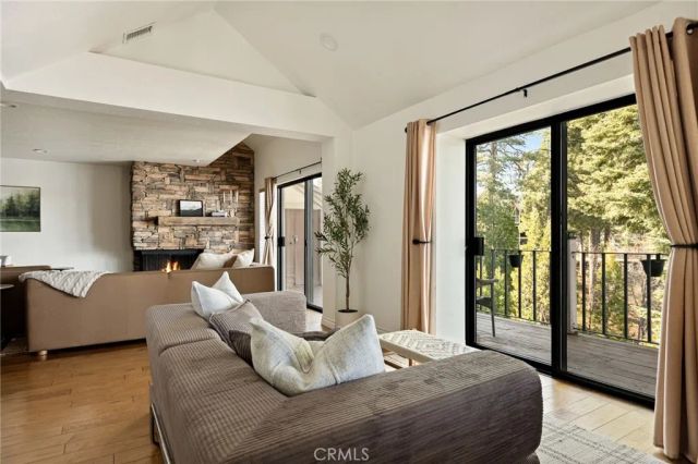 4 Village B, Lake Arrowhead, CA 92352