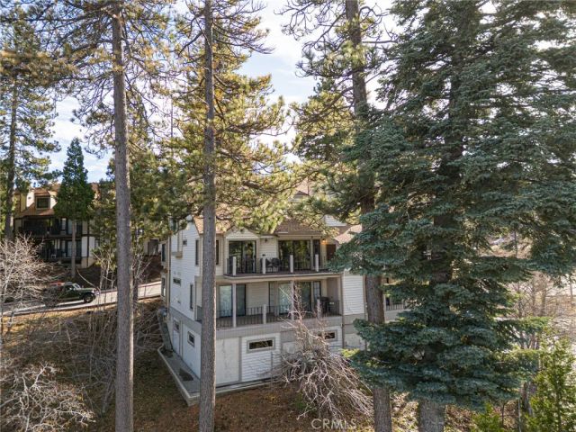 4 Village B, Lake Arrowhead, CA 92352