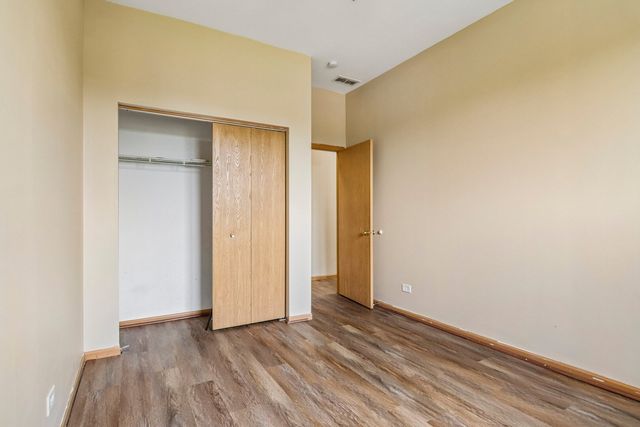 7018 S Dorchester Avenue, Chicago, IL 60637