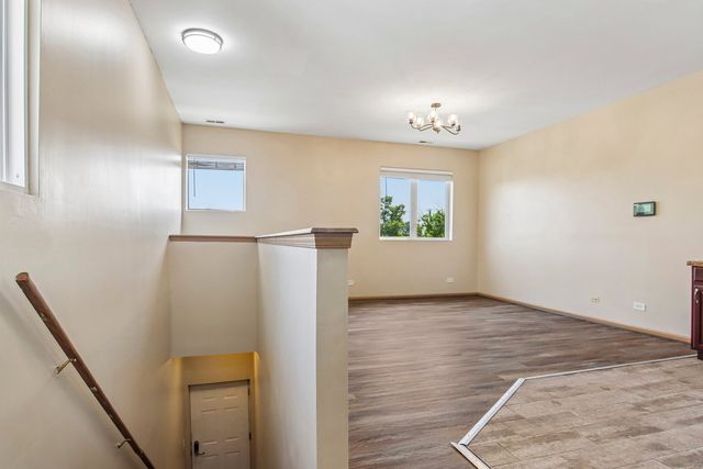 7018 S Dorchester Avenue, Chicago, IL 60637