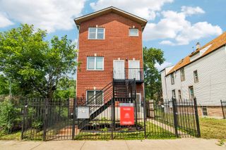 7018 S Dorchester Avenue, Chicago, IL 60637