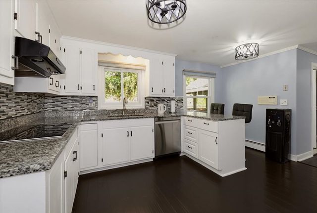95 Jewett St, Pepperell, MA 01463