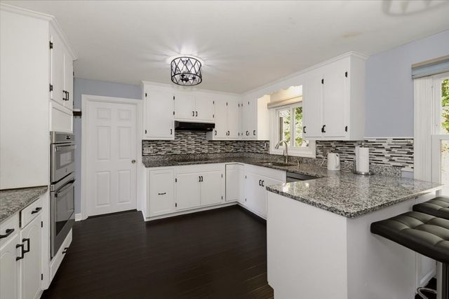 95 Jewett St, Pepperell, MA 01463