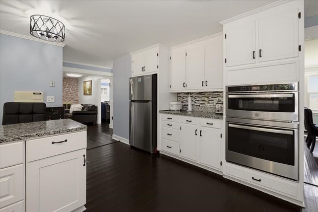 95 Jewett St, Pepperell, MA 01463