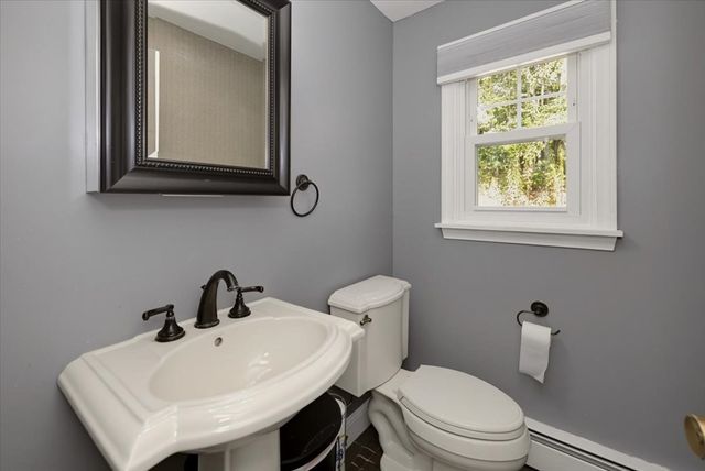 95 Jewett St, Pepperell, MA 01463