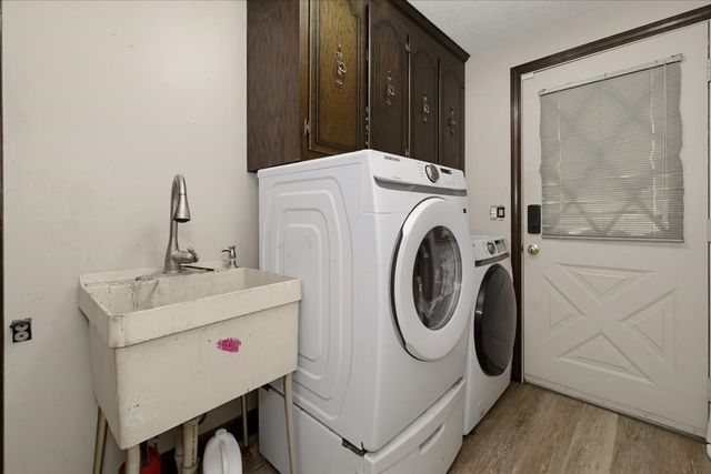 95 Jewett St, Pepperell, MA 01463