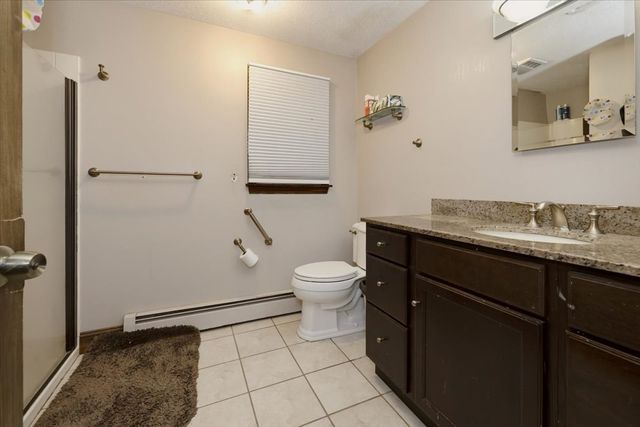 95 Jewett St, Pepperell, MA 01463