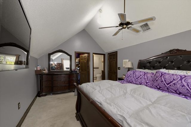 95 Jewett St, Pepperell, MA 01463