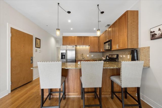 1909 W NORTH Avenue 2, Chicago, IL 60622