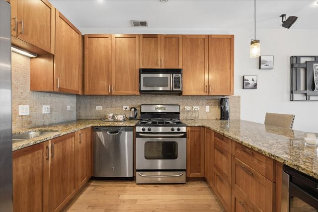 1909 W NORTH Avenue 2, Chicago, IL 60622