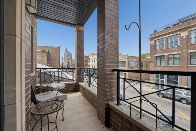 1909 W NORTH Avenue 2, Chicago, IL 60622