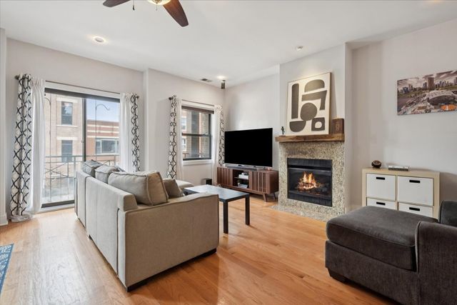 1909 W NORTH Avenue 2, Chicago, IL 60622