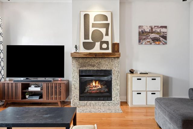 1909 W NORTH Avenue 2, Chicago, IL 60622