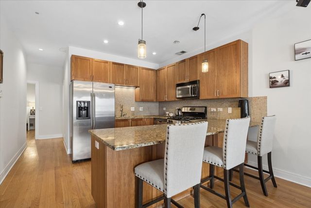 1909 W NORTH Avenue 2, Chicago, IL 60622